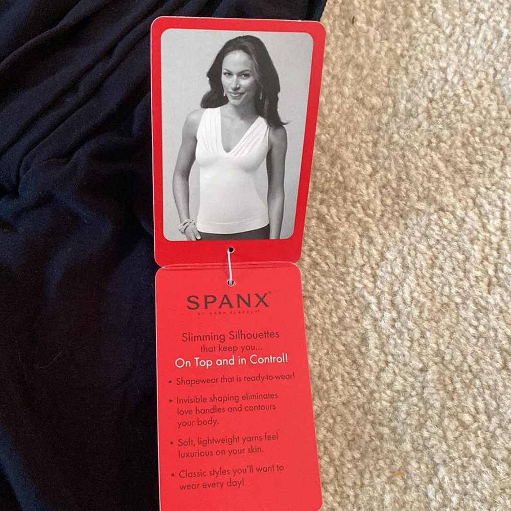 Spanx NWT on top and in control shapewear large - Picture 5 of 6